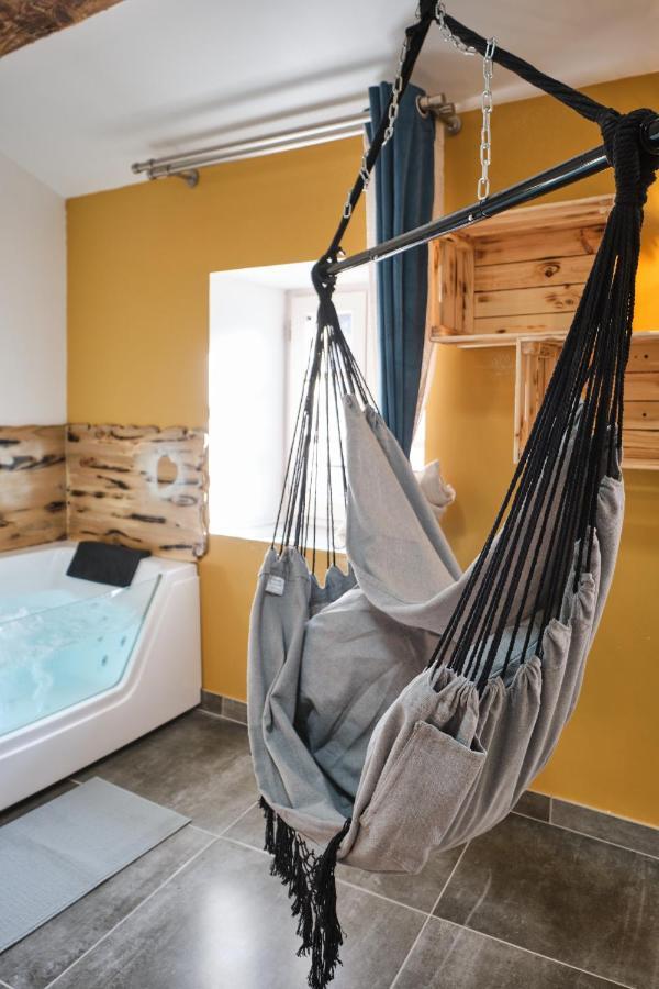 Place Carnot - Studio Tout Equipe Avec Jacuzzi Proche Toutes Commodites Carcassone Kültér fotó