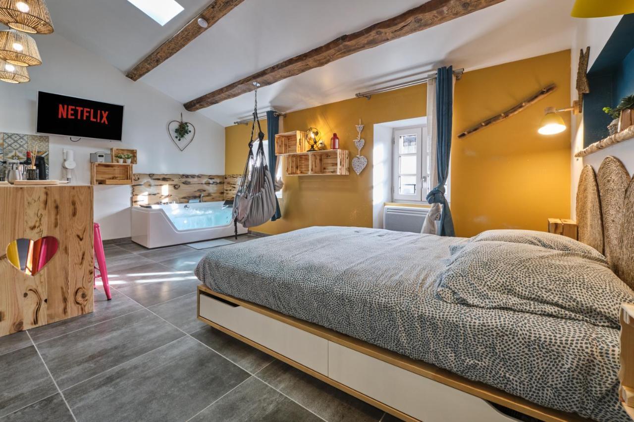 Place Carnot - Studio Tout Equipe Avec Jacuzzi Proche Toutes Commodites Carcassone Kültér fotó