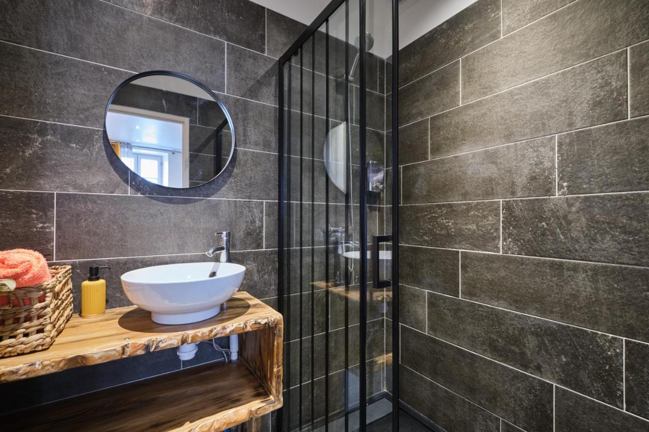 Place Carnot - Studio Tout Equipe Avec Jacuzzi Proche Toutes Commodites Carcassone Kültér fotó