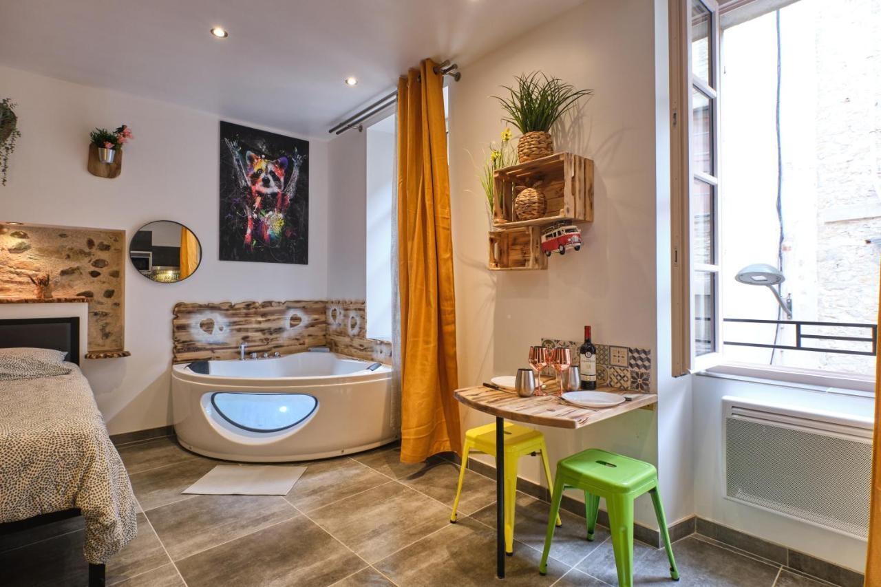 Place Carnot - Studio Tout Equipe Avec Jacuzzi Proche Toutes Commodites Carcassone Kültér fotó