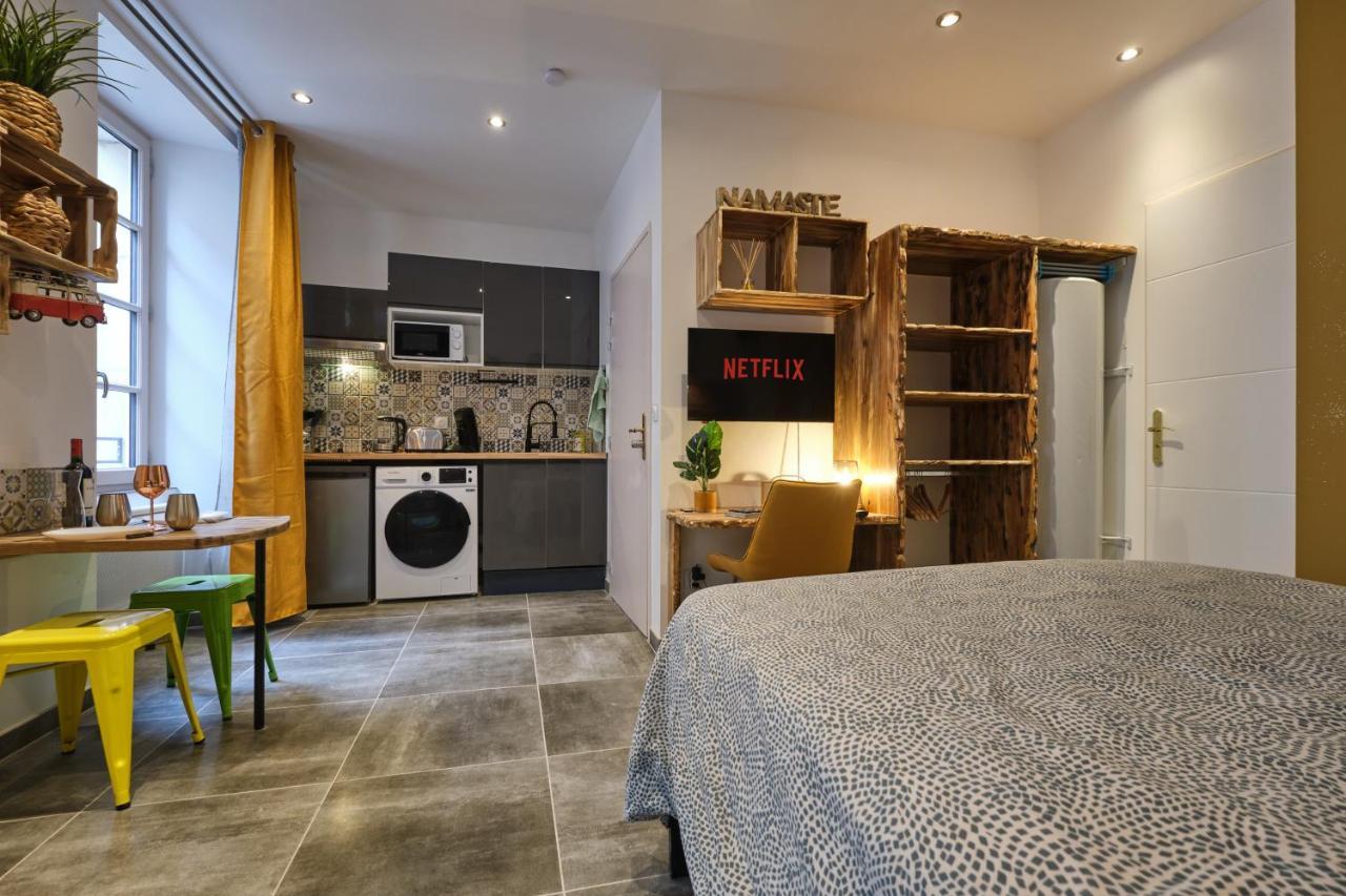 Place Carnot - Studio Tout Equipe Avec Jacuzzi Proche Toutes Commodites Carcassone Kültér fotó