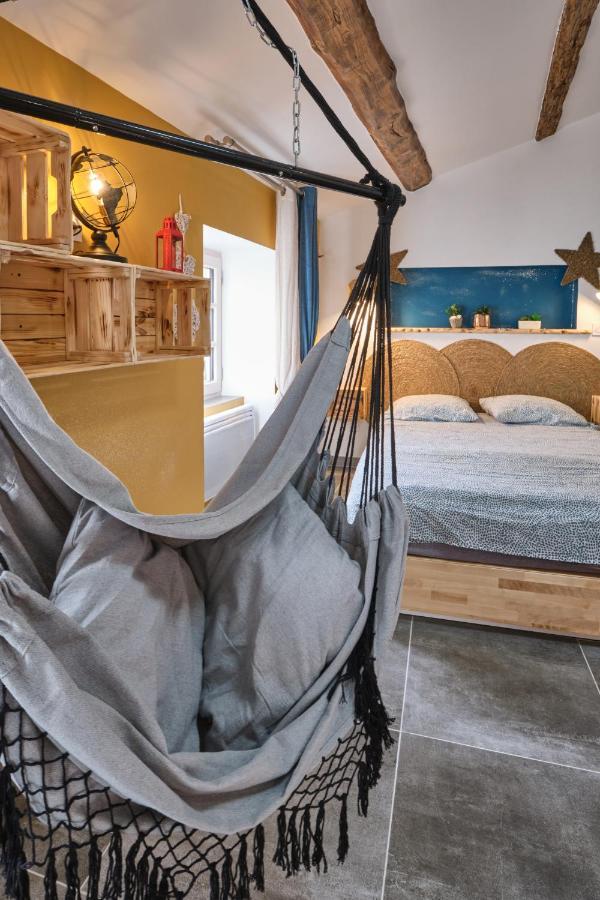 Place Carnot - Studio Tout Equipe Avec Jacuzzi Proche Toutes Commodites Carcassone Kültér fotó
