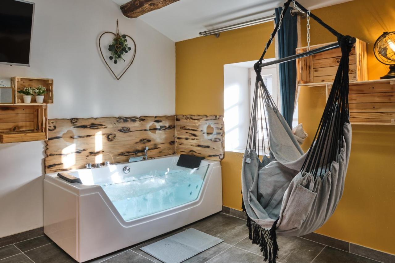 Place Carnot - Studio Tout Equipe Avec Jacuzzi Proche Toutes Commodites Carcassone Kültér fotó