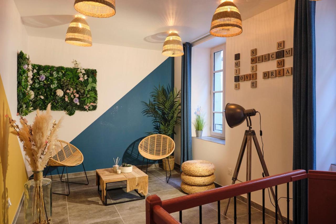Place Carnot - Studio Tout Equipe Avec Jacuzzi Proche Toutes Commodites Carcassone Kültér fotó