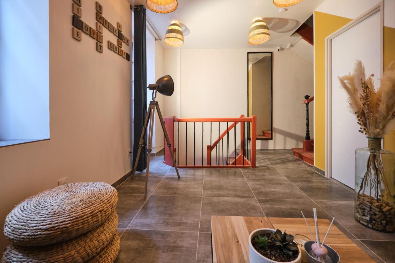 Place Carnot - Studio Tout Equipe Avec Jacuzzi Proche Toutes Commodites Carcassone Kültér fotó