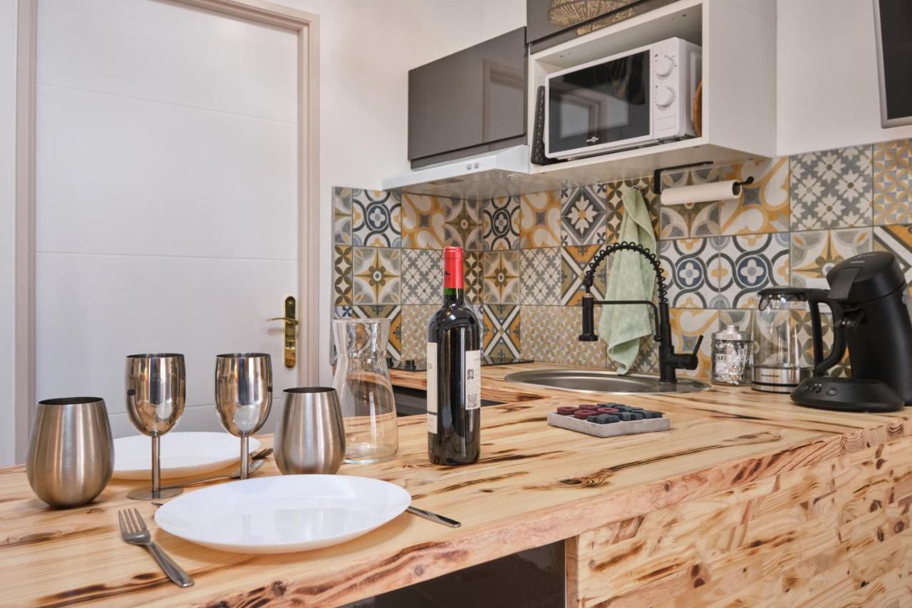 Place Carnot - Studio Tout Equipe Avec Jacuzzi Proche Toutes Commodites Carcassone Kültér fotó