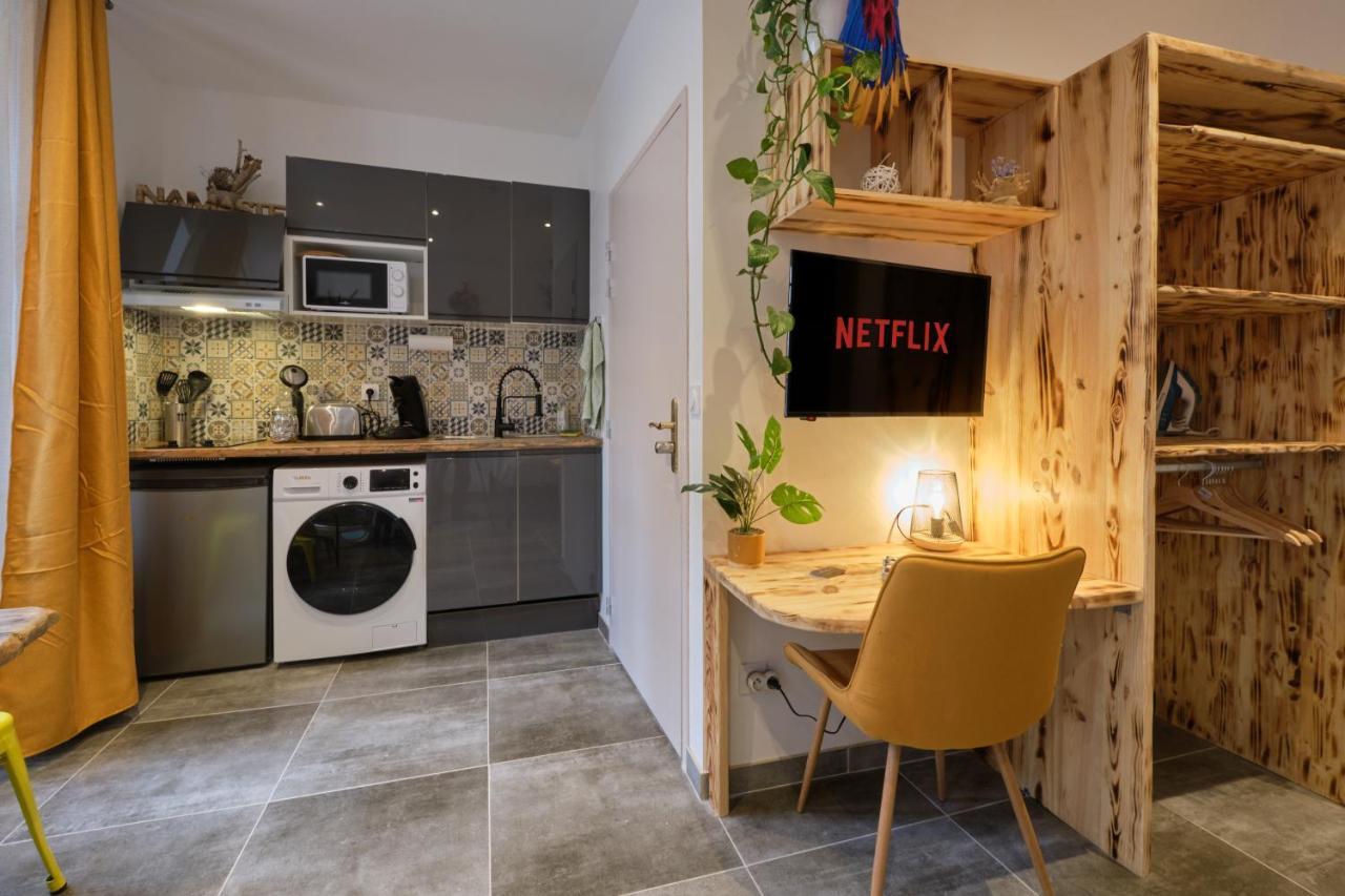 Place Carnot - Studio Tout Equipe Avec Jacuzzi Proche Toutes Commodites Carcassone Kültér fotó