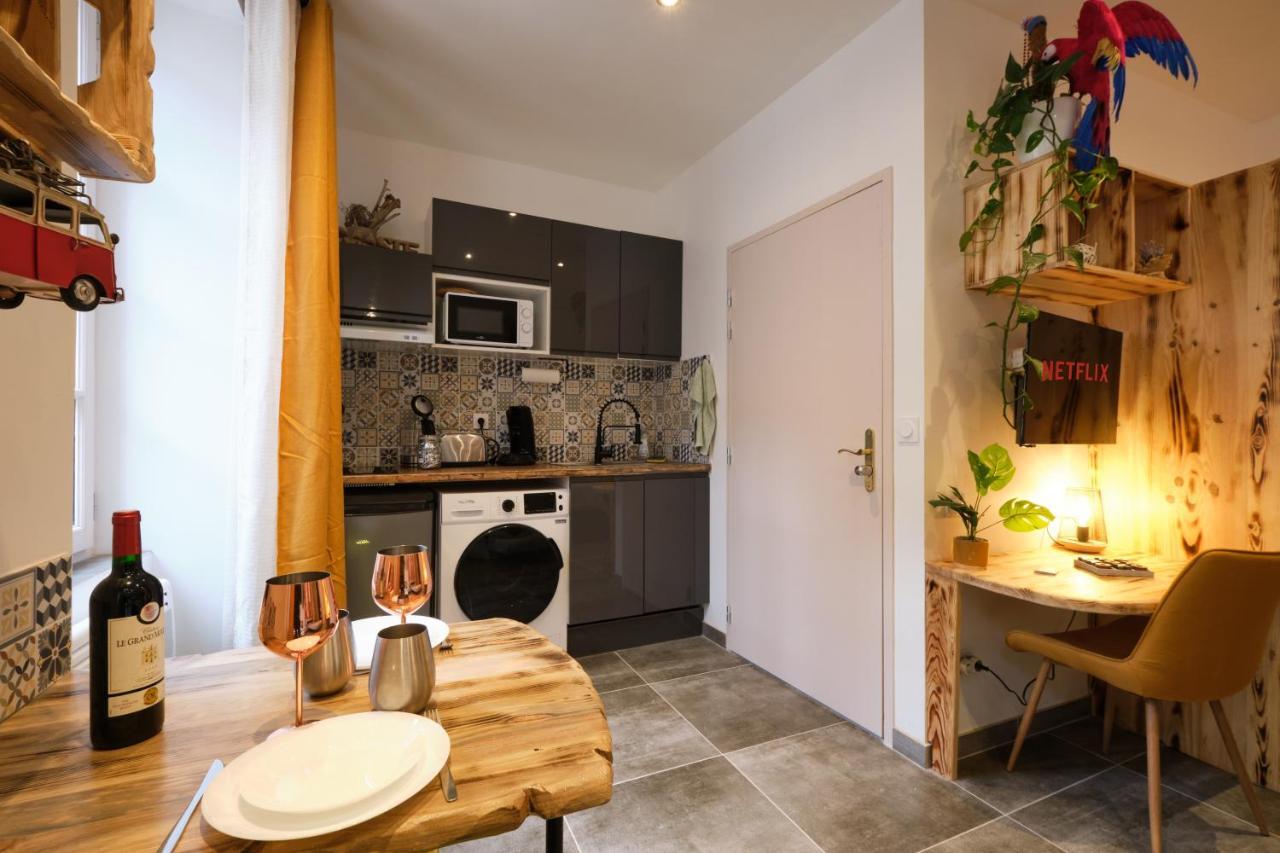 Place Carnot - Studio Tout Equipe Avec Jacuzzi Proche Toutes Commodites Carcassone Kültér fotó